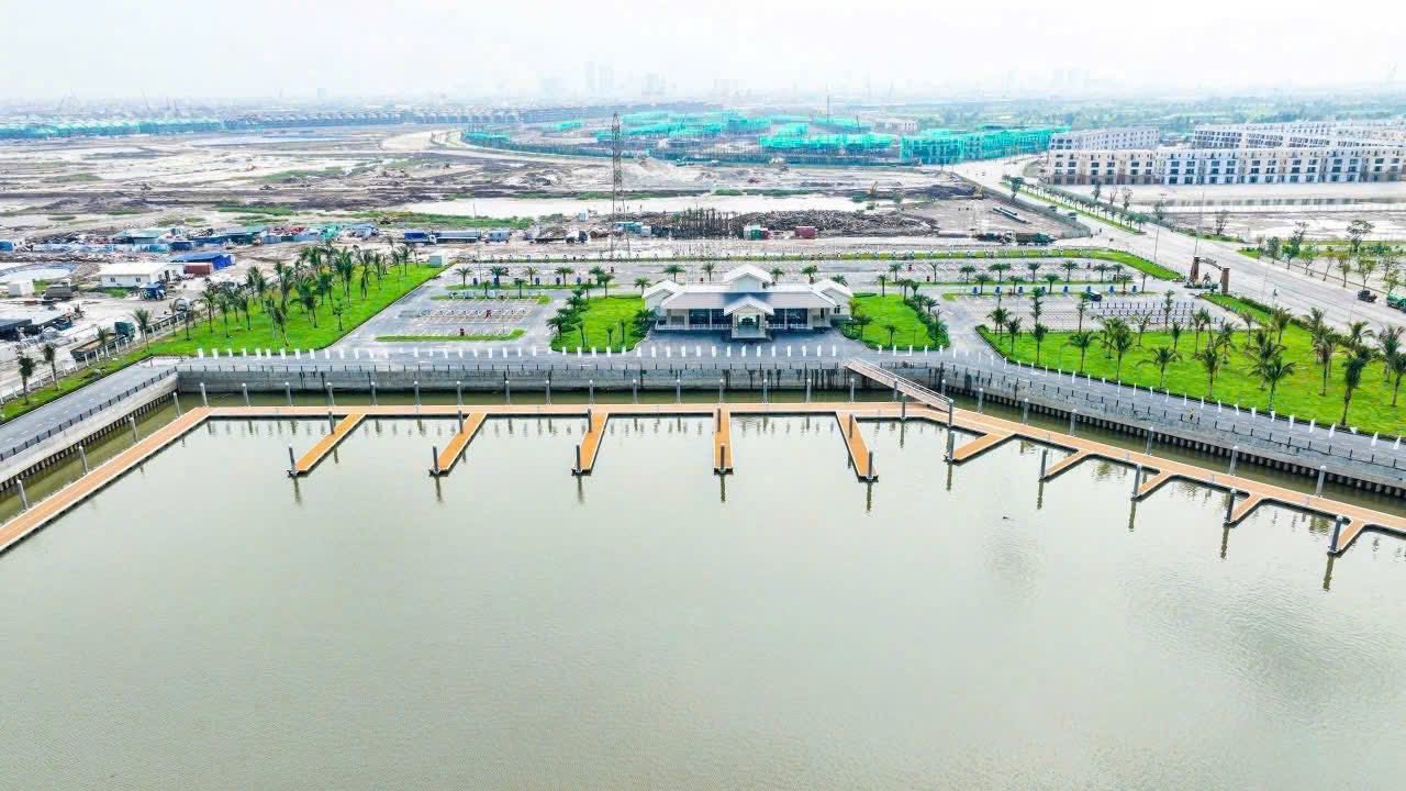 Bến du thuyền Vinhomes Royal Island - Tiến độ xây dựng thực tế 1 Bến du thuyền Vinhomes Royal Island - Tiến độ xây dựng thực tế